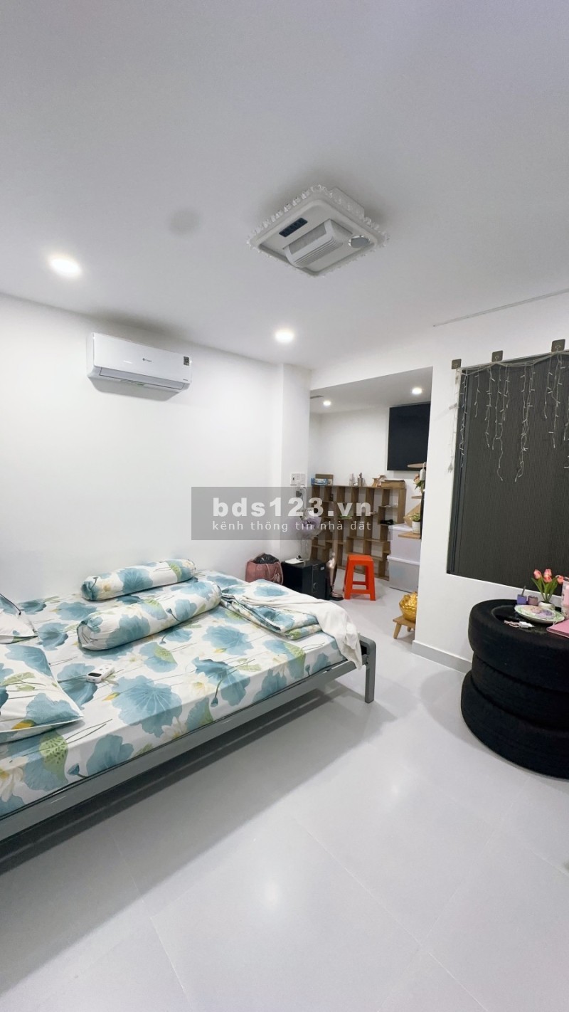 Giá Chỉ 3.8 Tỷ - Nhà Mới 2 Tầng - Ngay UBND Long Thạnh Mỹ Q.9 Cũ