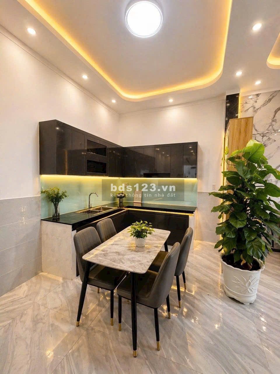 TRẢ TRƯỚC 600 TRIỆU, NHẬN NHÀ Ở NGAY
