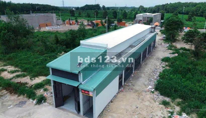 Ngộp 3 lô 15x38=570m2 thổ cư sát KCN Becamex tiện xây trọ giá 380tr