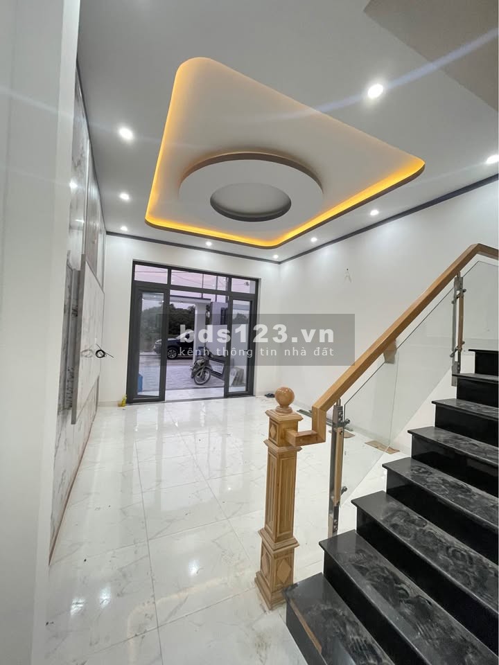 Bán nhà 1 lầu ngay cây xăng 26 giá chỉ 2 tỷ 1 còn thương lượng