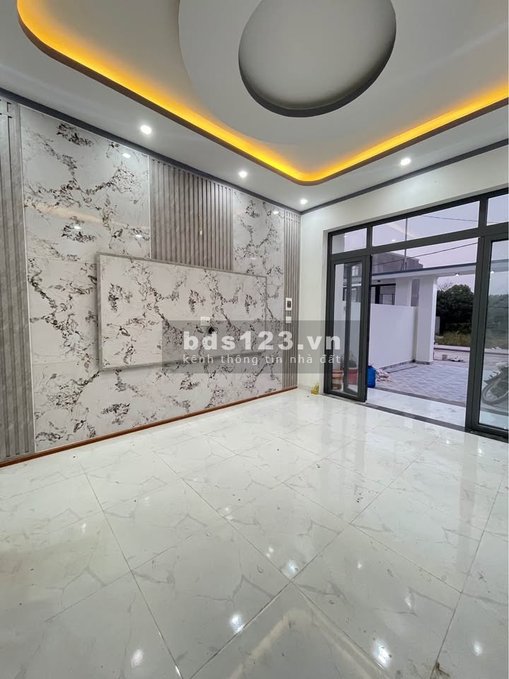 Bán nhà 1 lầu ngay cây xăng 26 giá chỉ 2 tỷ 1 còn thương lượng