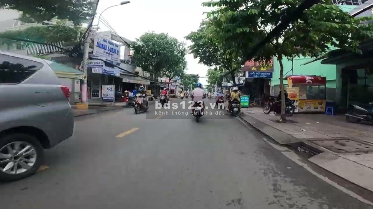 Nhà mới keng 40m2 tặng full nội thất 2 tầng xe hơi quay đầu…
