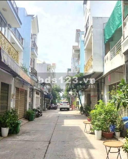 Nhà mới keng 40m2 tặng full nội thất 2 tầng xe hơi quay đầu…