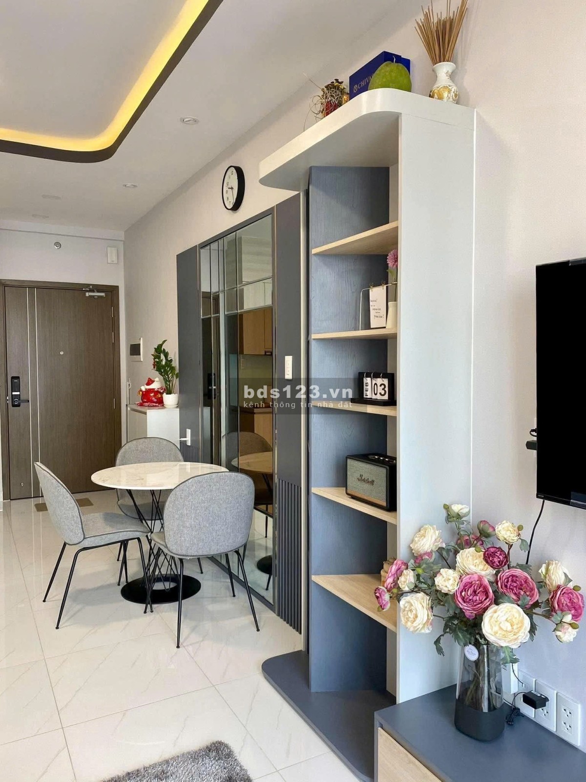 Bán căn hộ 1pn+1 - tầng trung cao, kế góc nhiều gió + 2 view…