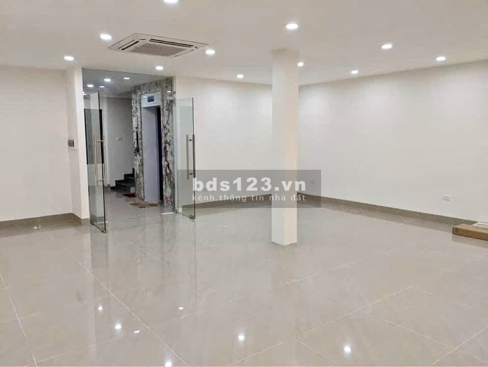 Cho thuê nhà 5 tầng, vị trí vàng trung tâm Hà Nội làm văn…