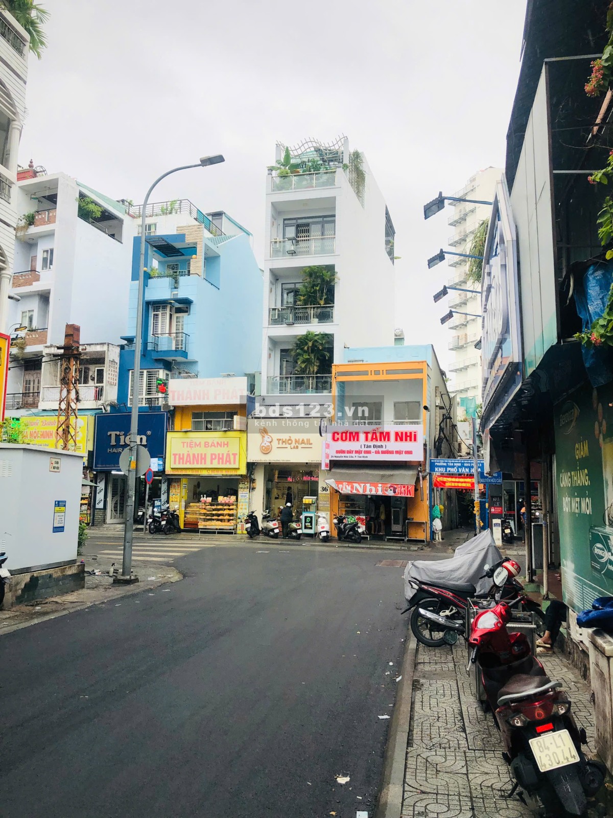 Bán Nhà riêng 44m2 có sẵn 34 m2 thổ cư giá 10.8 tỷ tại Đường Huyền Quang Phường Tân Định Q1 Tp.HCM