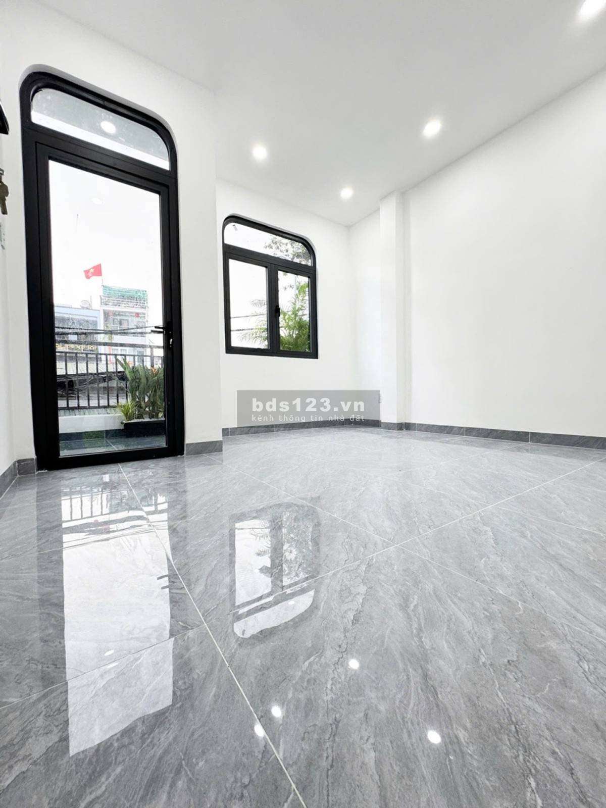 NHÀ 3 TẦNG - 50m2- SỔ ĐẸP HOÀN CÔNG ĐỦ - GIÁ CHỈ NHỈNH 5 TỶ.