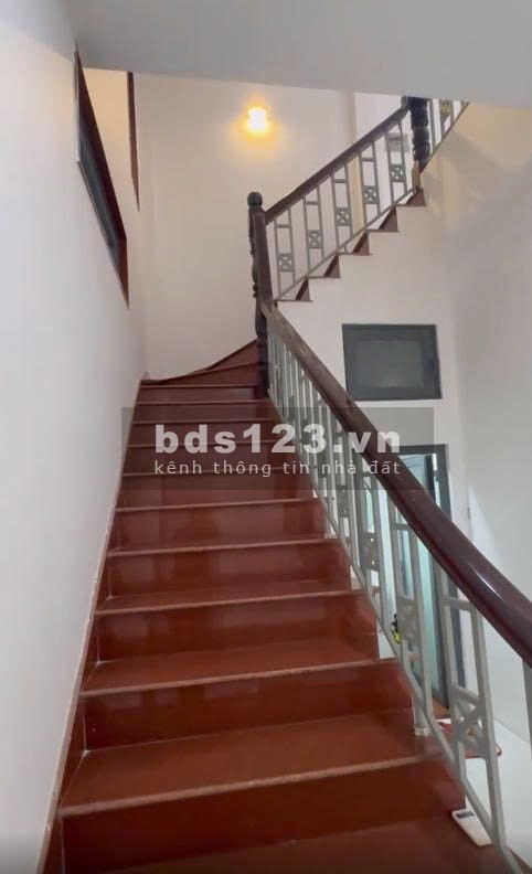Bán Nhà HXH Bạch Đằng - Sát Sân Bay - 70m² - 3 Tầng - Giá 14.X Tỷ