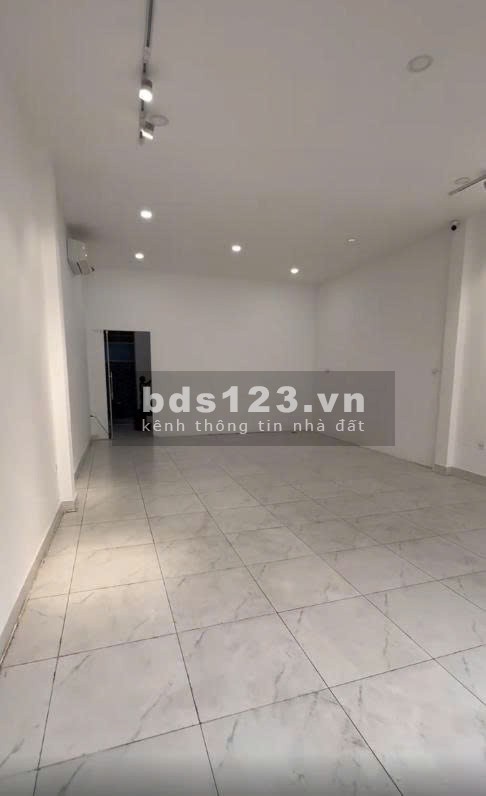Bán Nhà HXH Bạch Đằng - Sát Sân Bay - 70m² - 3 Tầng - Giá 14.X Tỷ