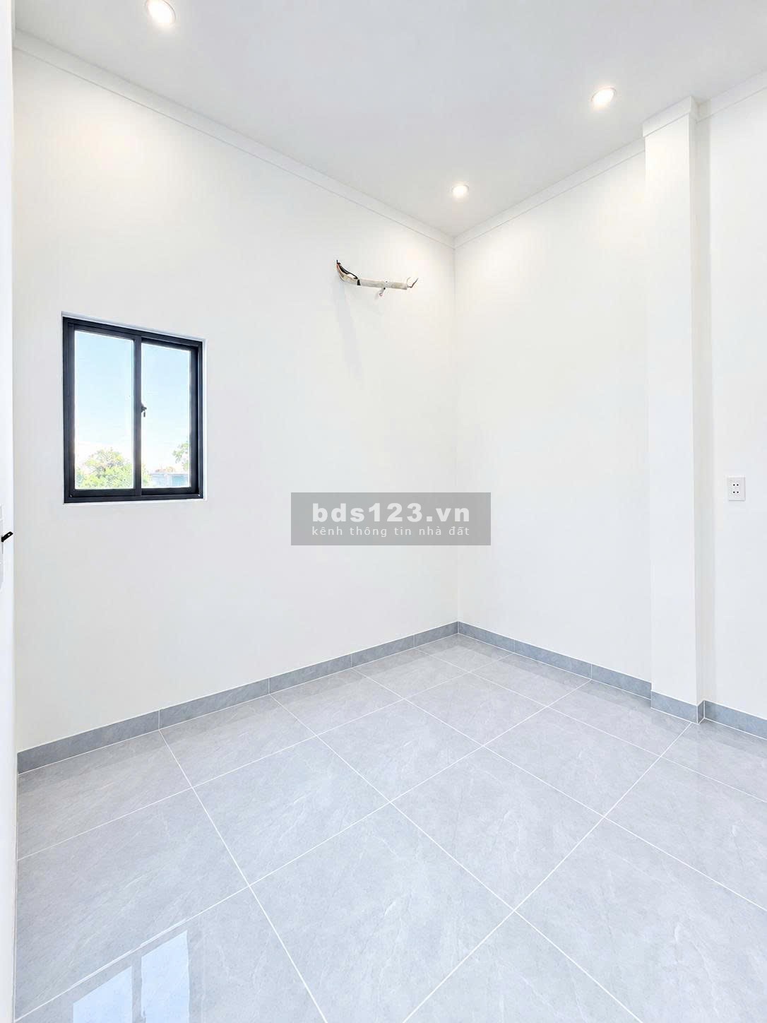 700TR - NHẬN NGAY NHÀ LẦU - CÁCH TRUNG TÂM TÂN TRIỀU CHỈ 5P
