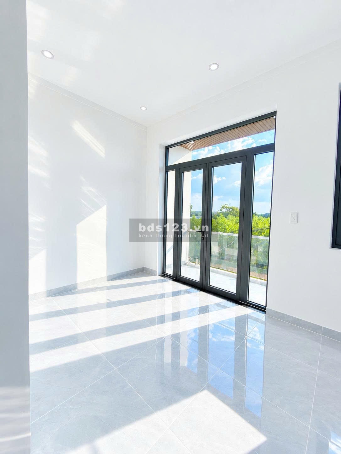 700TR - NHẬN NGAY NHÀ LẦU - CÁCH TRUNG TÂM TÂN TRIỀU CHỈ 5P