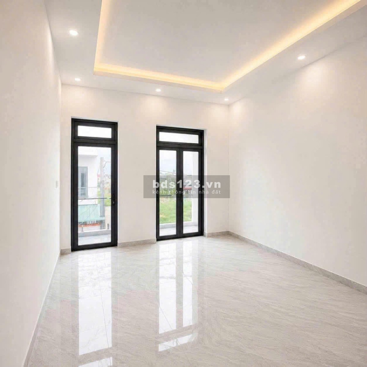 Nhà lầu mới gần Cổng 11 88m2 sổ riêng, full thổ cư