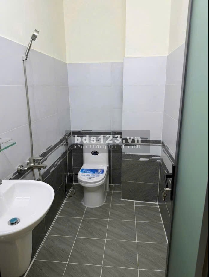 Bán nhà mới 100% 1 trệt 3 lầu tại ĐS9, P. BHH, Bình Tân