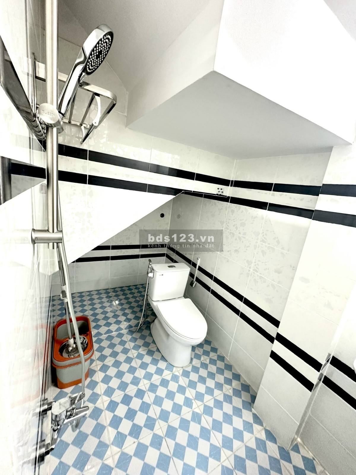 Chính chủ bán nhà mới, sổ hồng riêng, oto đậu trước nhà,…