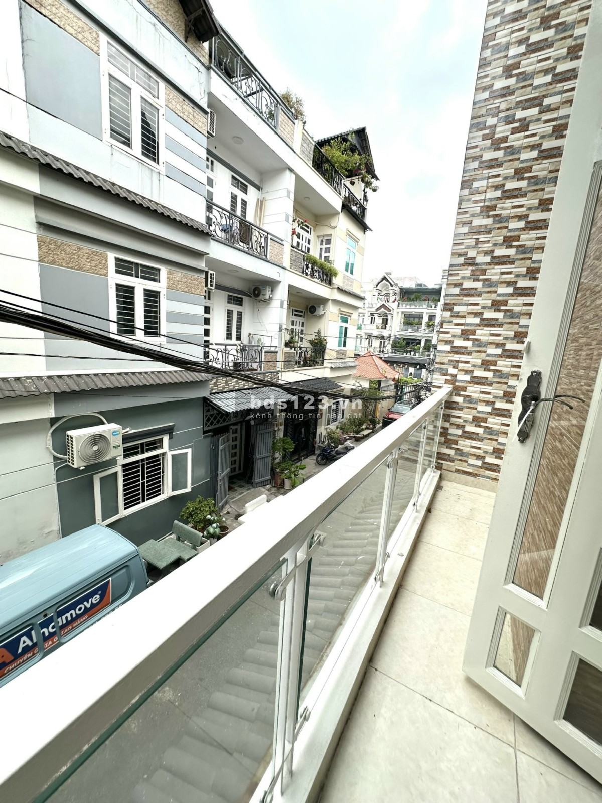 Chính chủ bán nhà mới, sổ hồng riêng, oto đậu trước nhà,…