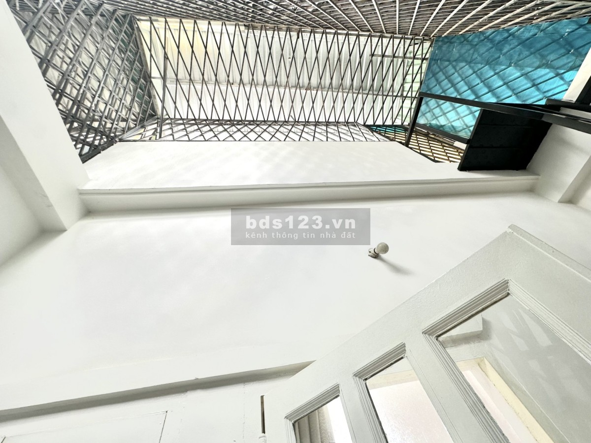 Chính chủ bán nhà mới, sổ hồng riêng, oto đậu trước nhà,…