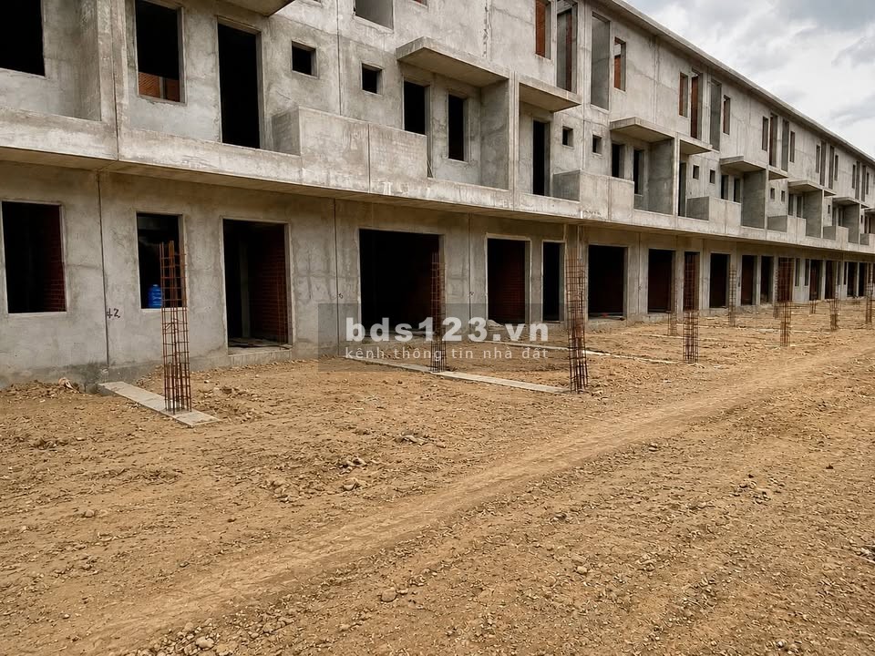 Nhà phố thương mại Becamex Bình Dương. DT 150m² (5x30) ngay mặt…