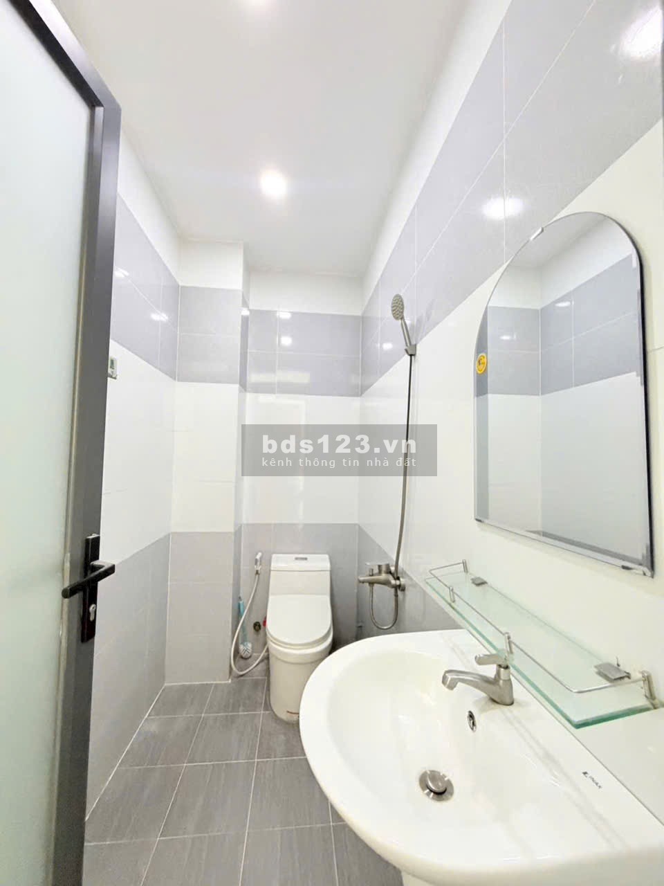 NHÀ PHỐ THẠNH LỘC 29 – ĐƯỜNG 8M – GARA Ô TÔ – 4PN –…
