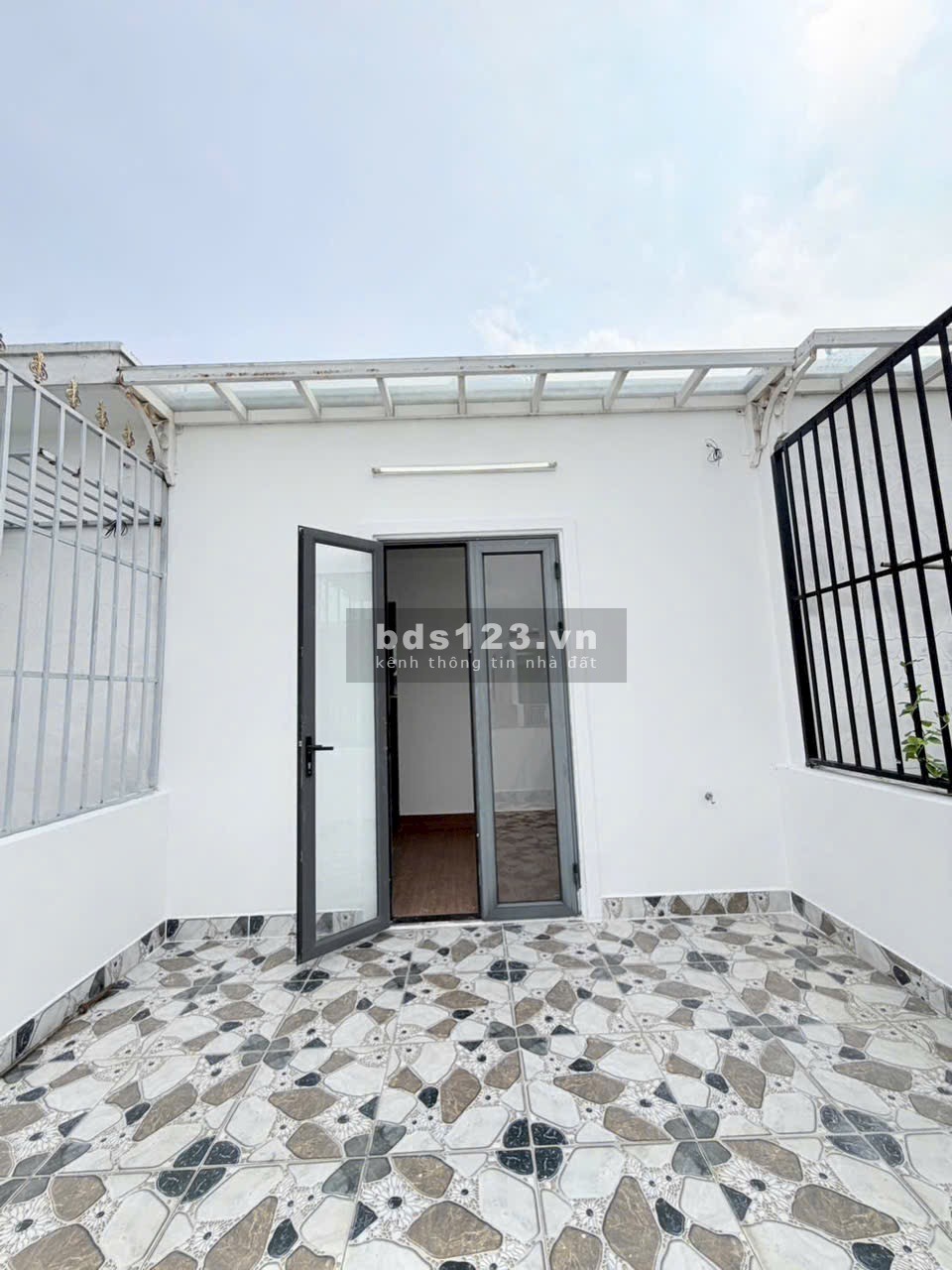 NHÀ PHỐ THẠNH LỘC 29 – ĐƯỜNG 8M – GARA Ô TÔ – 4PN –…