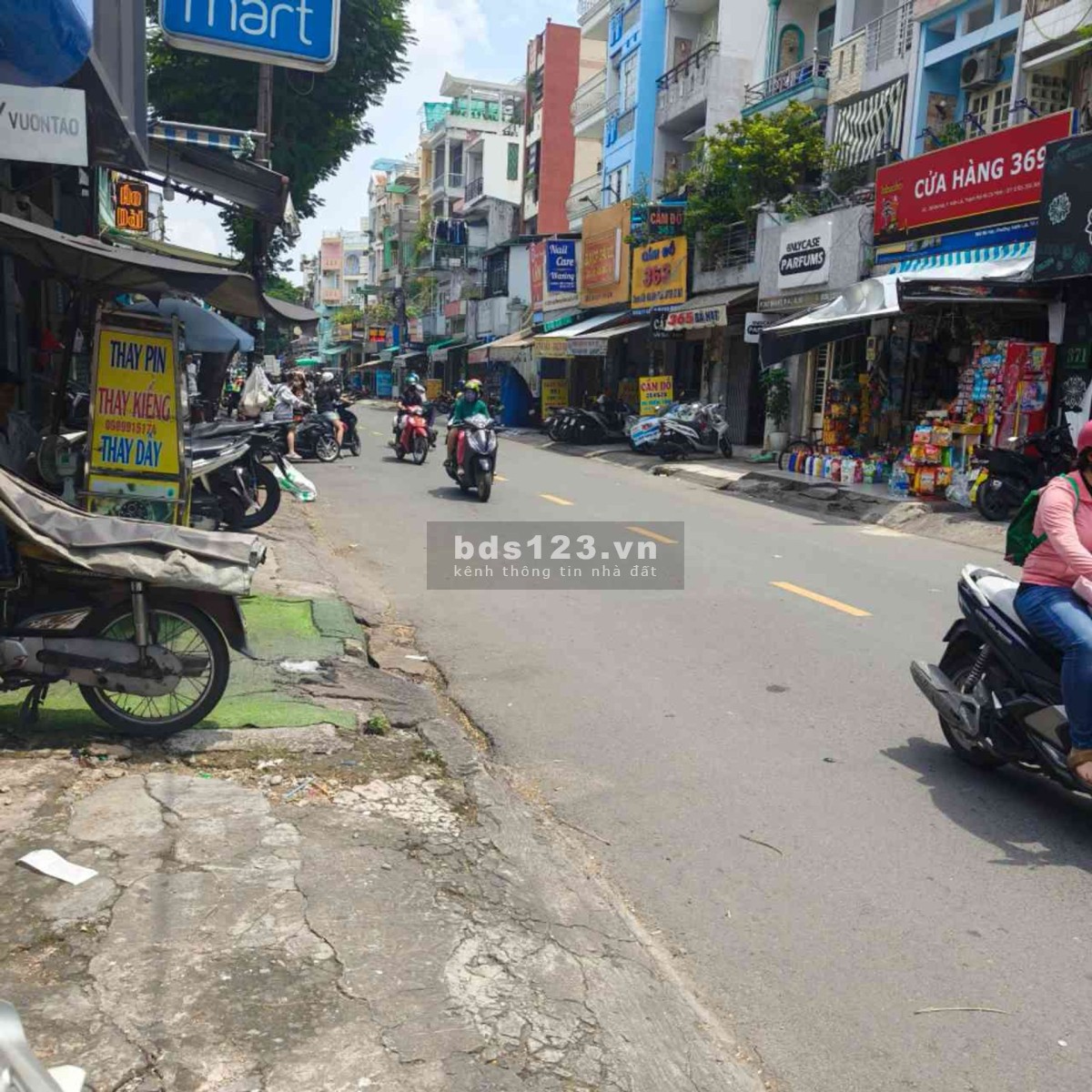 M1004_ TRUNG TÂM Q10 CŨ - CÁCH MẶT TIỀN 10M - 3 TẦNG 4PN - CÒN MỚI.