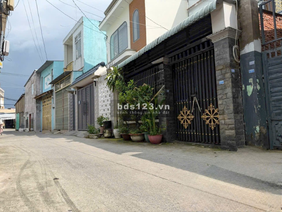 Bán Nhà DT90m2 có 1T+1L DTSD 130m2 giá 3.6 tỷ TL tại 69 Trần Văn Mười Xã Xuân Thới Đông Hóc Môn, HCM