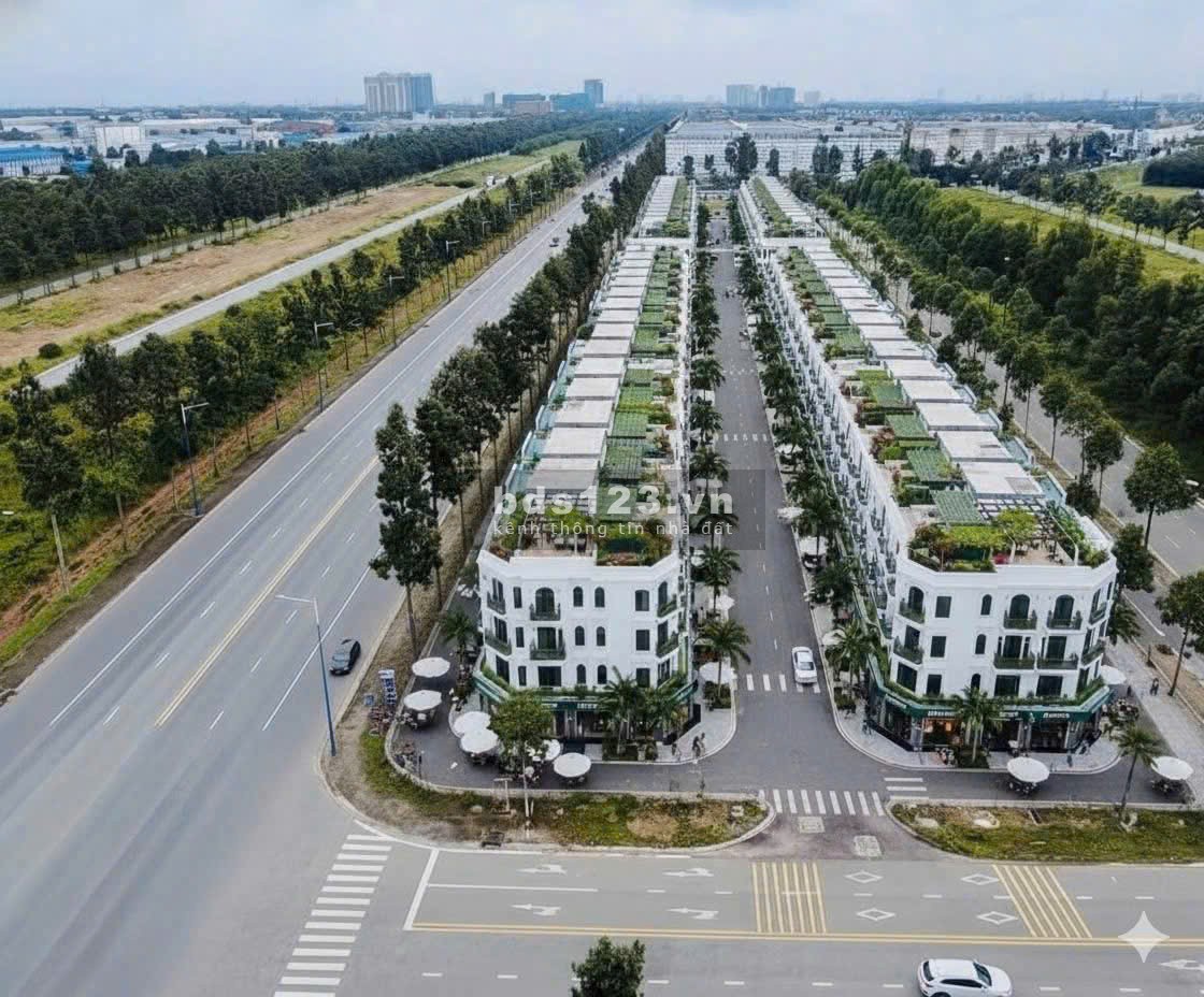 Bán nhà phố 1 trệt 2 lầu hoàn thiện cơ bản giá chỉ từ 4,3 tỷ/căn. Vị trí đắc địa