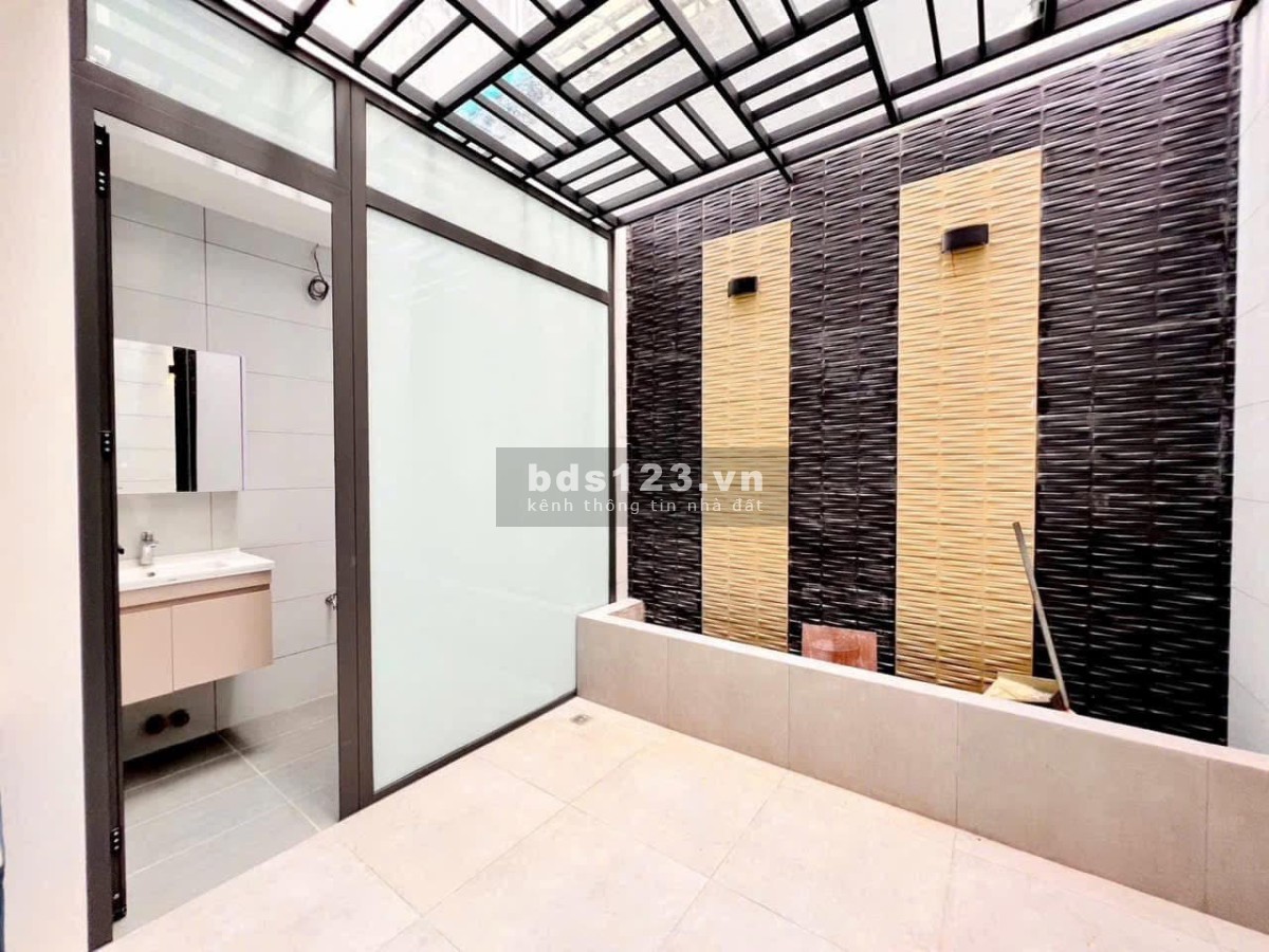 HẠ 400 TRIỆU – NHÀ PHỐ XÂY MỚI 5 TẦNG THANG MÁY – SÂN…