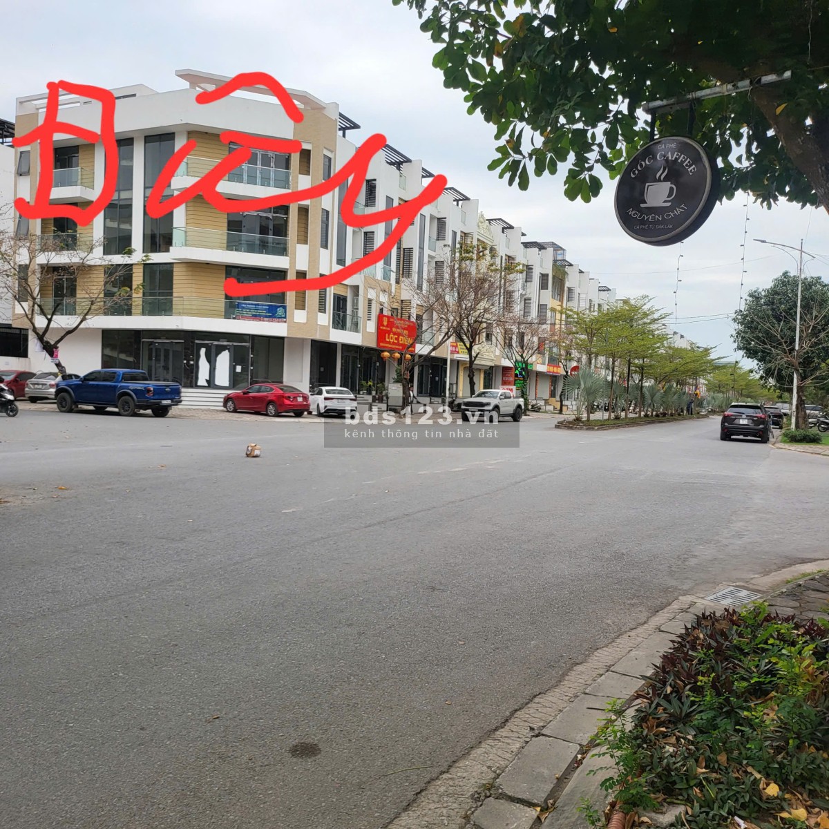 Biệt thự lô góc, ngã tư, 3 mặt thoáng, mua về là có ngay dòng tiền.