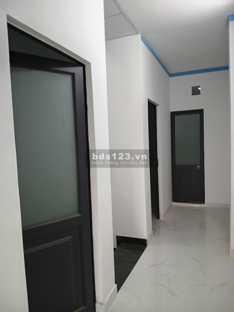 CHỈ: 2 tỷ 070 có nhà 1 trệt 1 lầu 83m2, sổ hồng riêng hoàn công cầm tay tại mỹ hạnh nam