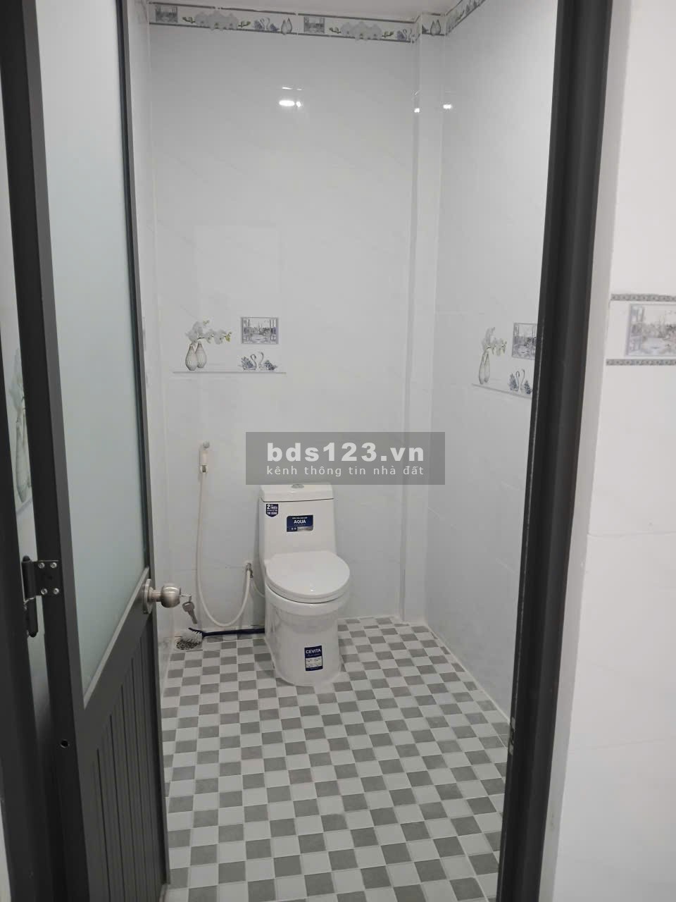 CHỈ: 2 tỷ 070 có nhà 1 trệt 1 lầu 83m2, sổ hồng riêng hoàn công cầm tay tại mỹ hạnh nam