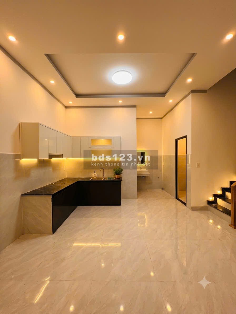 LÃI NGAY KHI KÝ: CĂN GÓC GIÁ NHỈNH 2 TỶ!