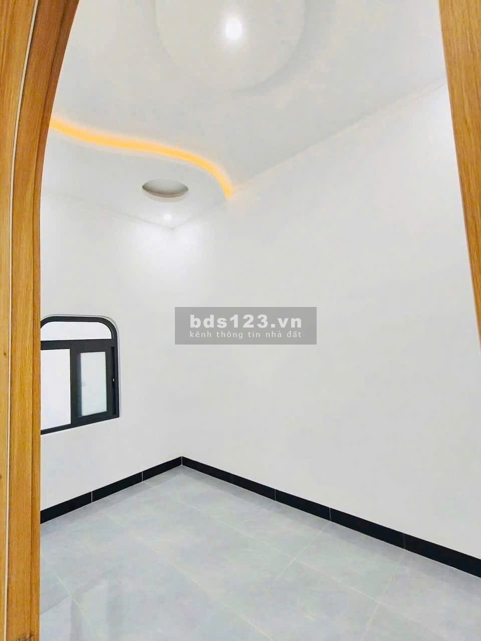 BÁN NHÀ CẤP 4 100M2 SỔ RIÊNG, FULL THỔ CƯ CHỈ 1TY080