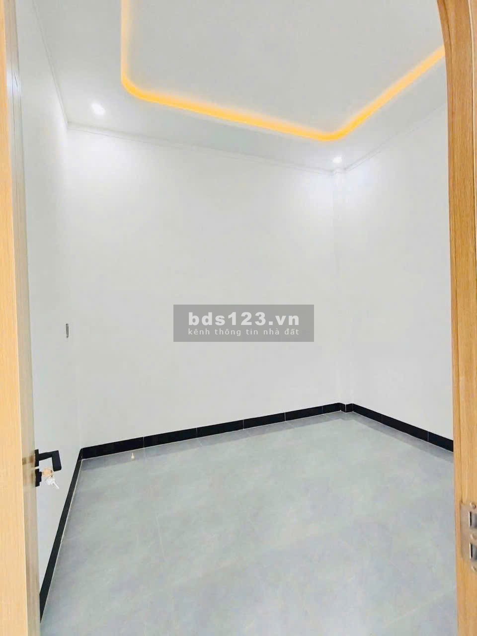 BÁN NHÀ CẤP 4 100M2 SỔ RIÊNG, FULL THỔ CƯ CHỈ 1TY080