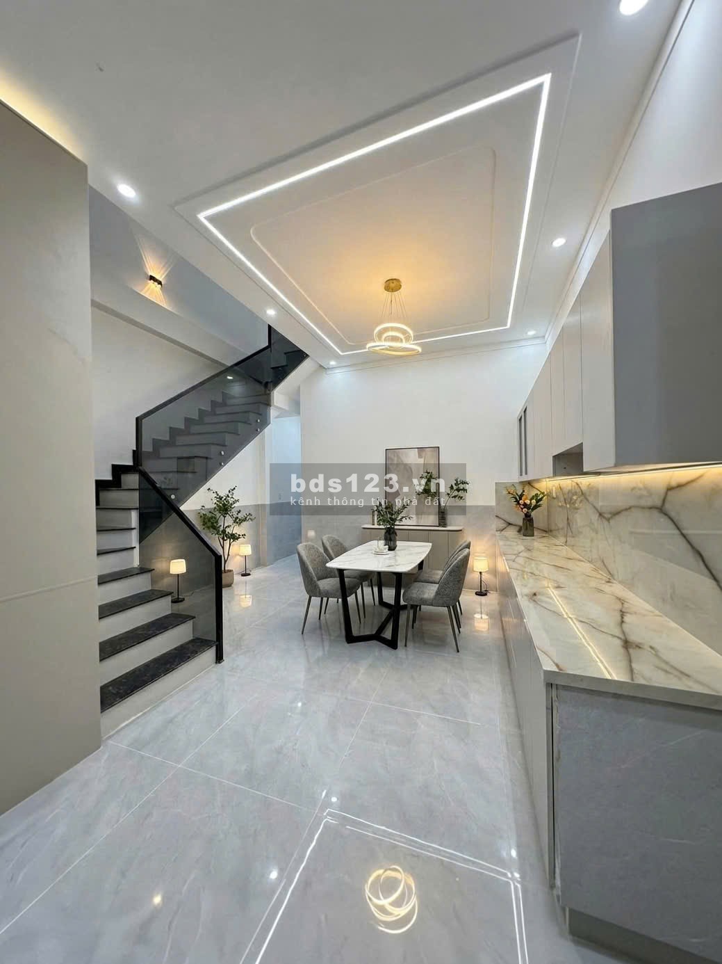 SIÊU ĐẸP NHÀ HOÀN THIỆN 5x19 SỔ HỒNG RIÊNG VỪA HOÀN THIỆN…