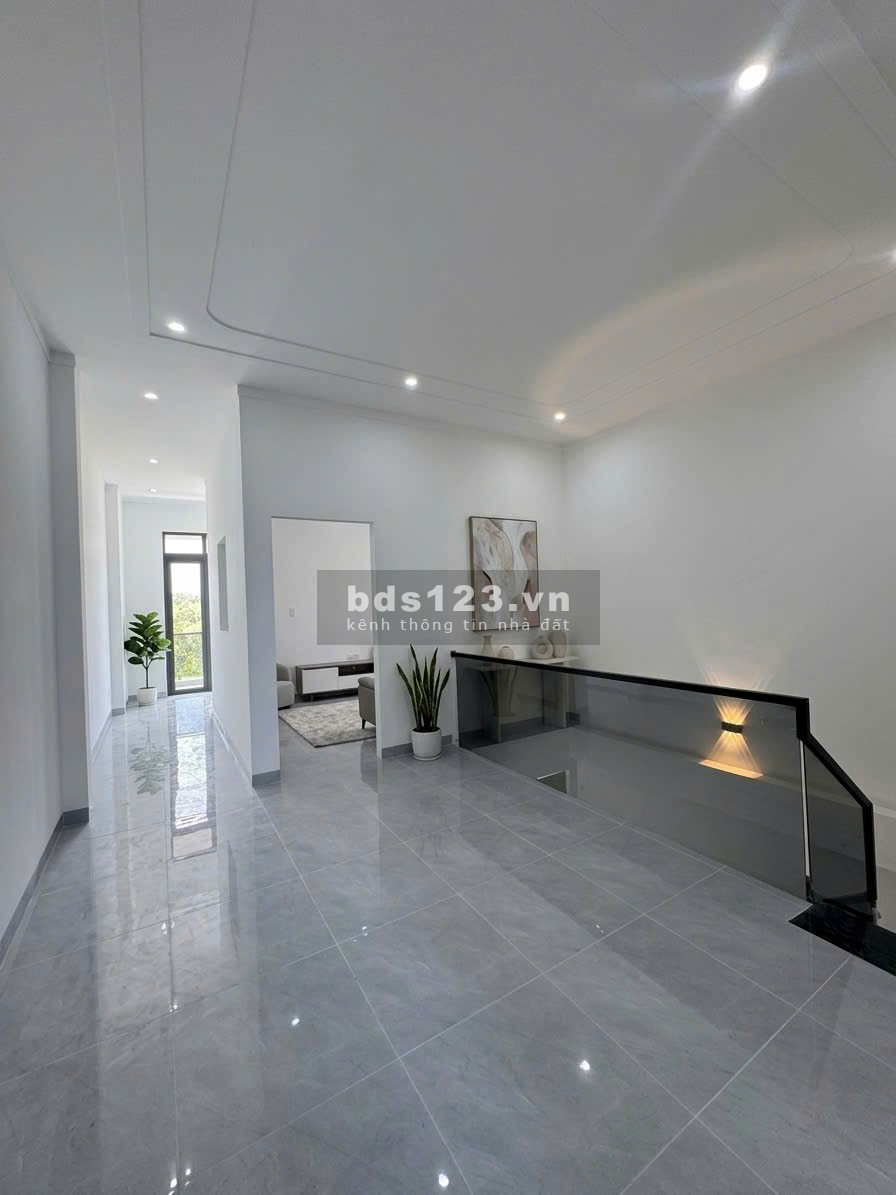 SIÊU ĐẸP NHÀ HOÀN THIỆN 5x19 SỔ HỒNG RIÊNG VỪA HOÀN THIỆN…