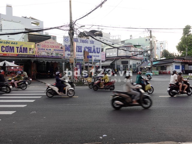 Chính chủ bán nhà mặt tiền gần Aeon Mall Tân Phú, 15,5 tỷ thương lượng