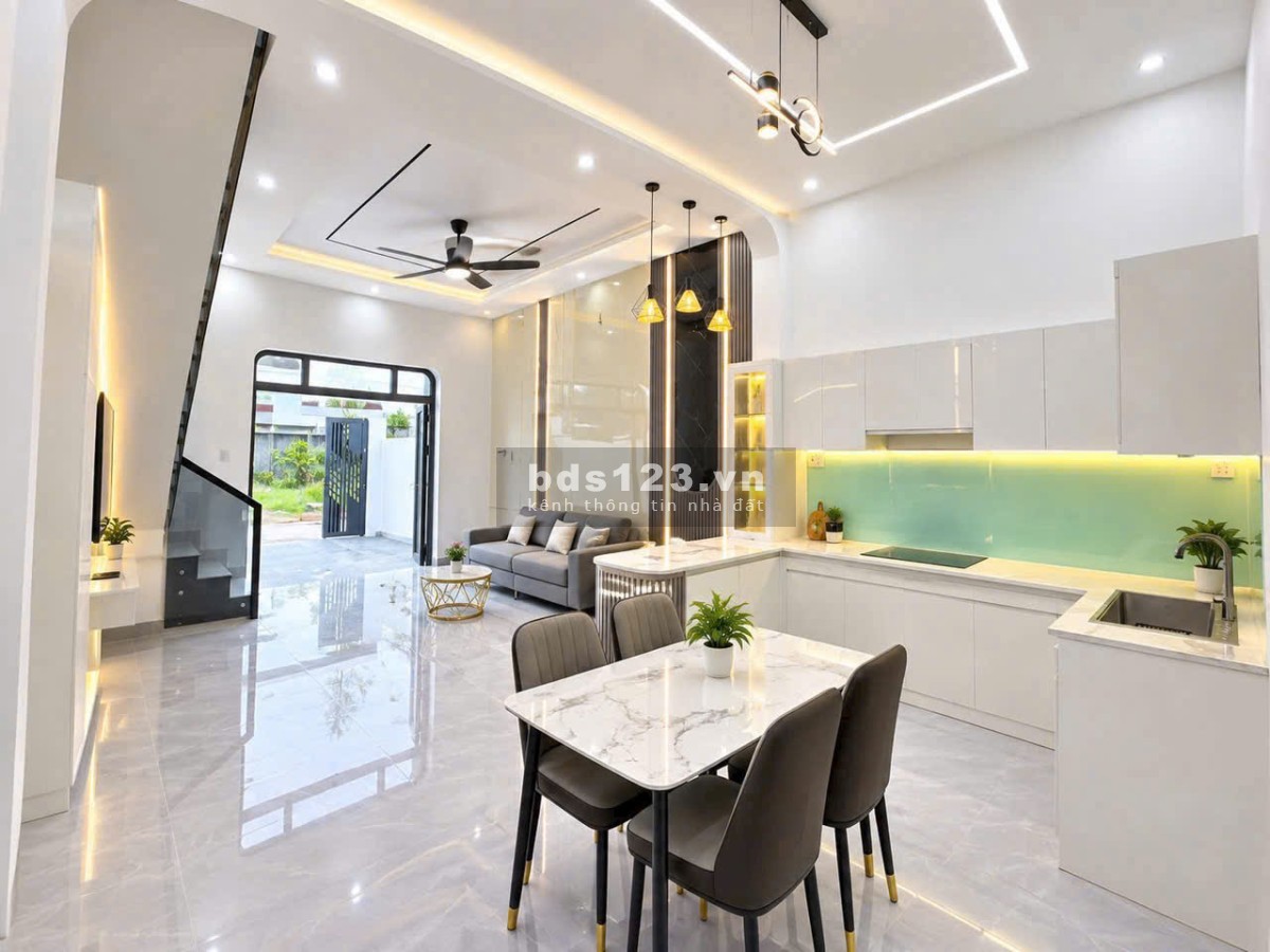 NHÀ MỚI TINH, SÂN Ô TÔ, GIÁ RẺ BẮT NGỜ!