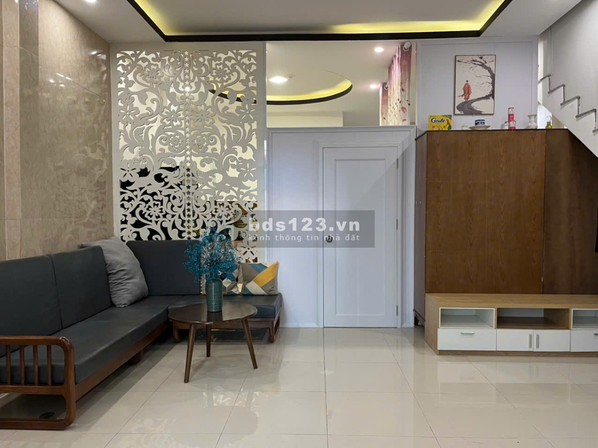 Cho nữ thuê phòng trọ gia đình