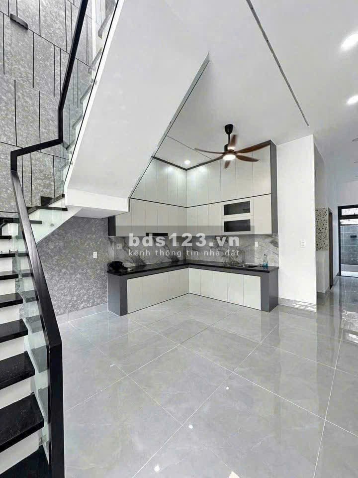 NHÀ LẦU MẶT TIỀN SỔ RIÊNG VỪA Ở VỪA KINH DOANH