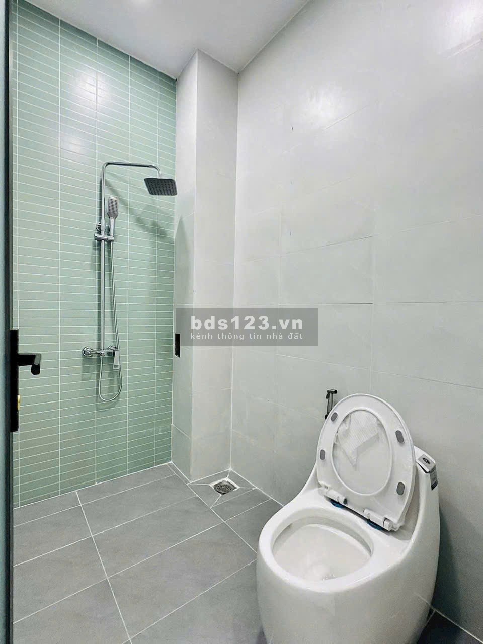 NHÀ LẦU MẶT TIỀN SỔ RIÊNG VỪA Ở VỪA KINH DOANH
