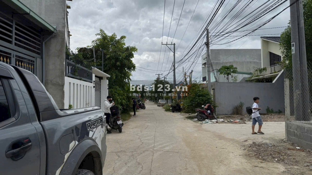 BÁN NHÀ MỚI 5×21M – 3 PHÒNG NGỦ, ĐƯỜNG Ô TÔ NÉ NHAU GẦN…