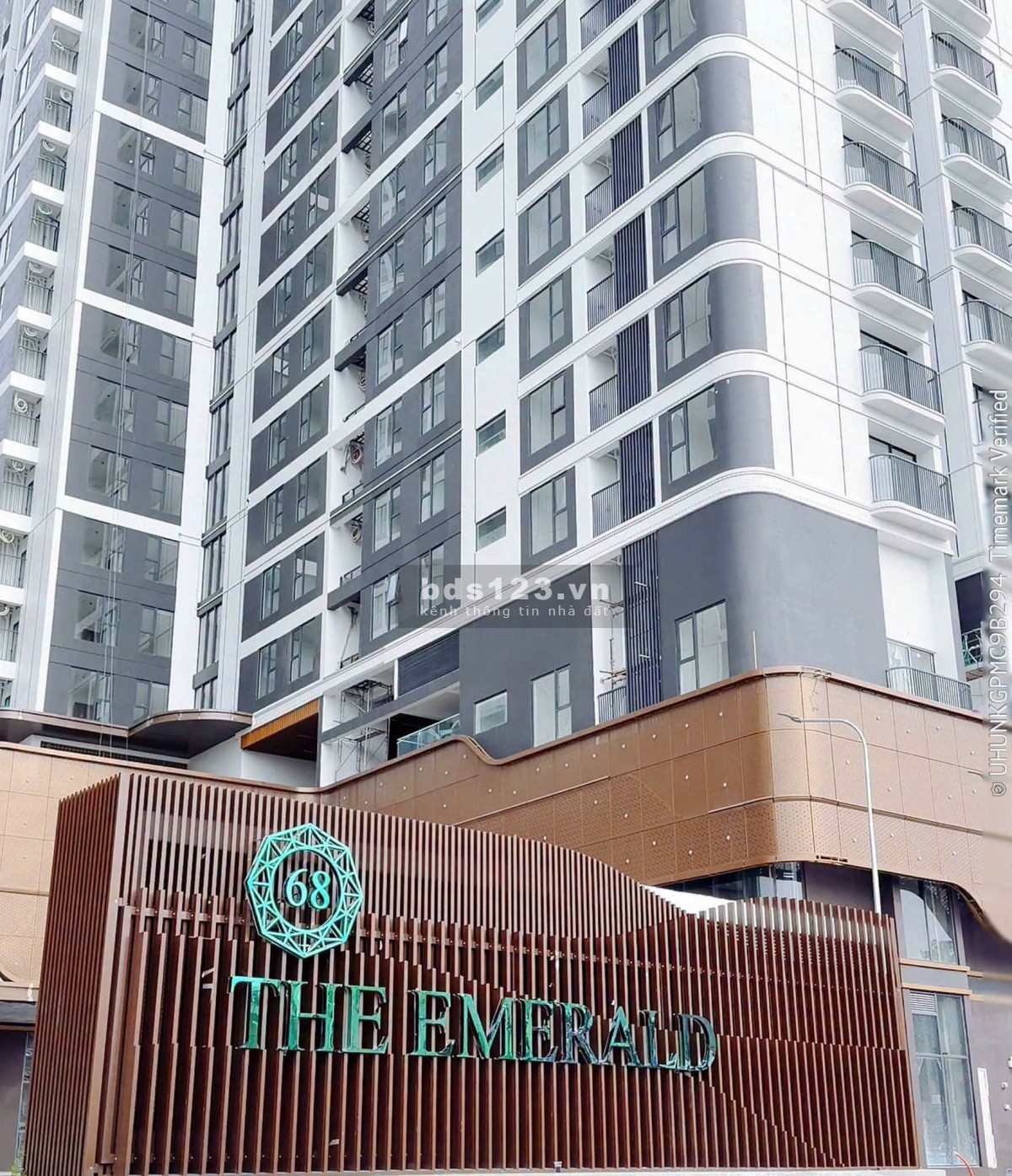 Bán Căn góc 2Pn2wc Bancony Lồi| The Emerald 68 | 73,6 m2 Giá 4,3 tỷ (bao thuế phí)