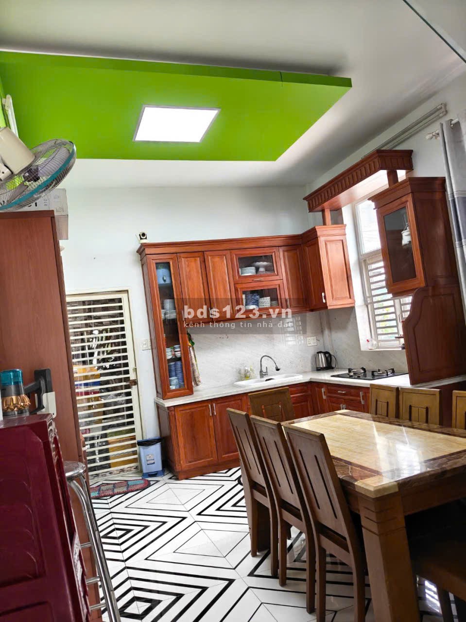 Bán căn góc MT khu Tên Lửa Bình Tân 4 tầng siêu đẹp