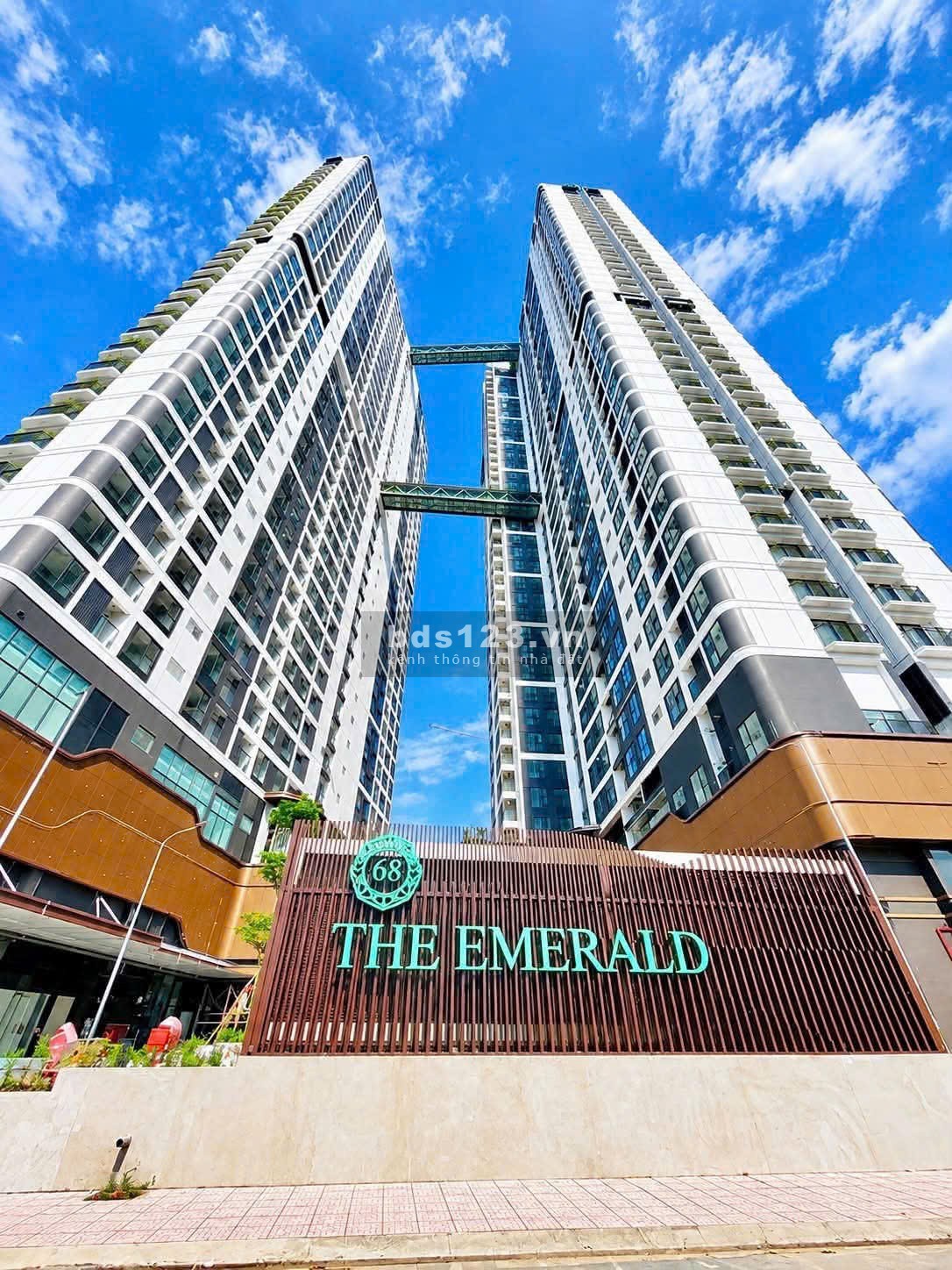 Bán Căn góc 2Pn2wc Bancony Lồi| The Emerald 68 | 73,6 m2 Giá 4,3 tỷ (bao thuế phí)