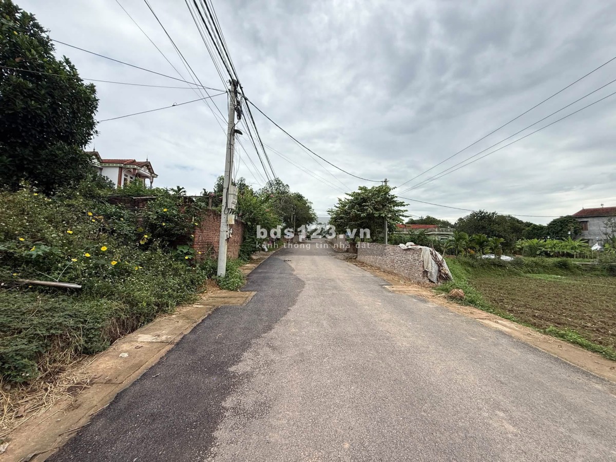  CẦN BÁN GẤP 3.300M² - MƯỜNG BI (PHÚ THỌ) - GẦN ĐƯỜNG NHỰA
