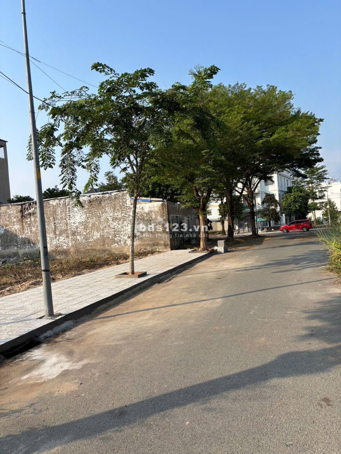 Bán nhà đường Bưng Ông Thoàn, Phú Hữu, Quận 9, nhà góc 2 mặt tiền đường lớn siêu đẹp