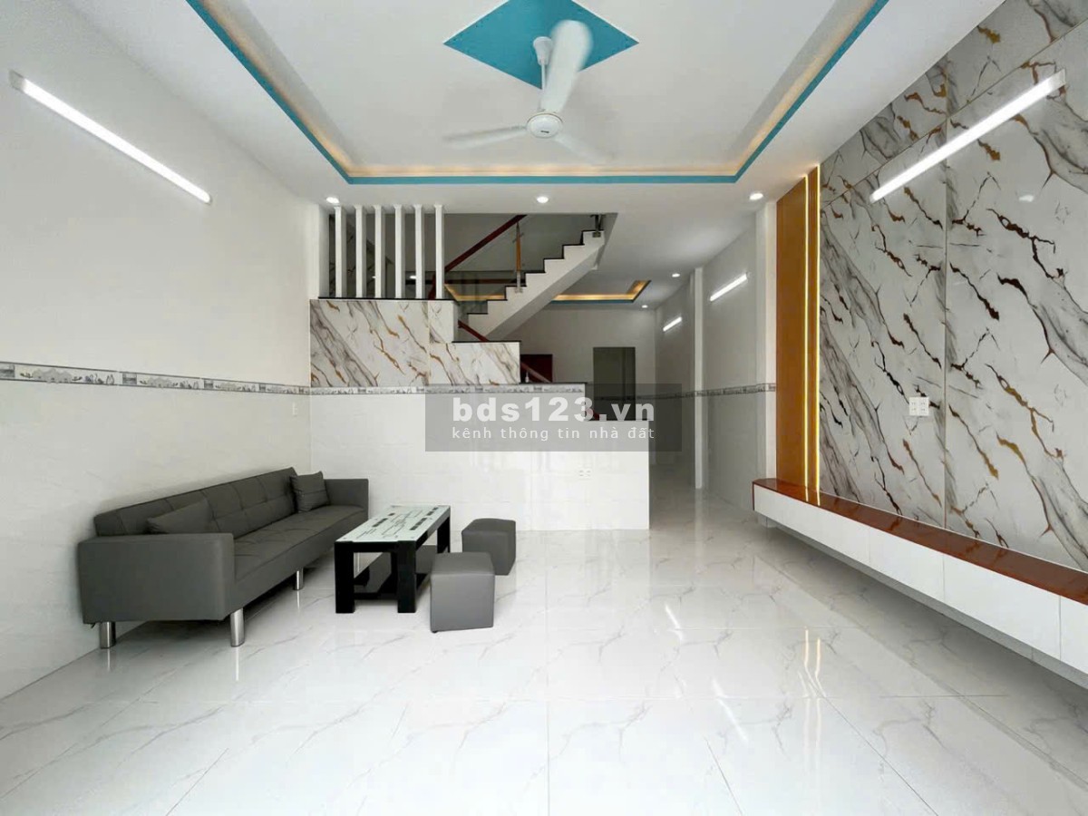 Nhà mới xây 1 trệt 1 lầu Mỹ Hạnh Nam, 83m2 - Có sân xe hơi, sổ hồng riêng - Giá 2tỷ070