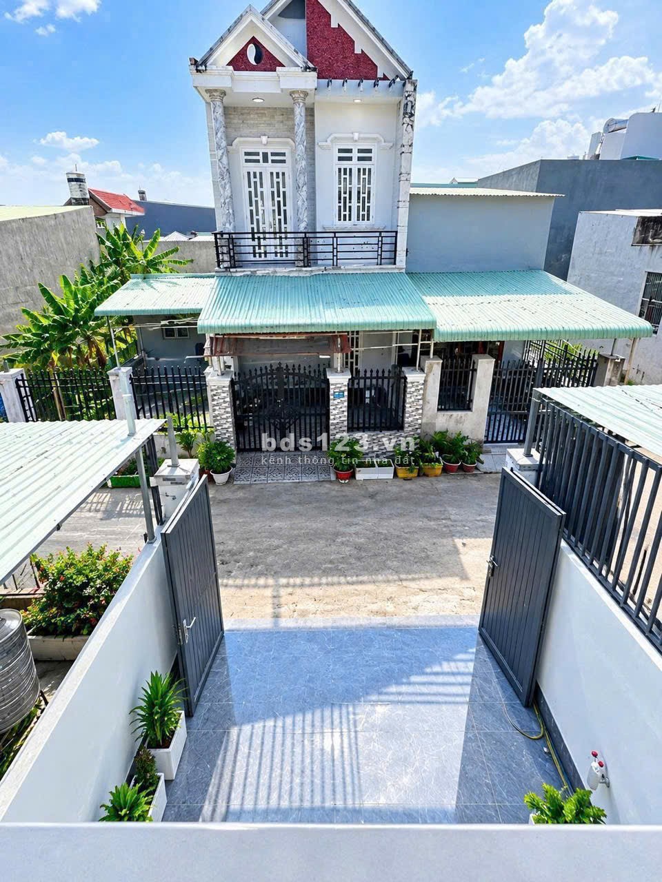 NHÀ ĐẸP 1 LẦU, 3PN, CÓ SÂN Ô TÔ - GẦN CHANGSIN - CHỈ 600TR…