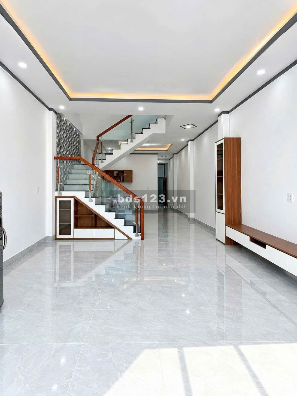 NHÀ ĐẸP 1 LẦU, 3PN, CÓ SÂN Ô TÔ - GẦN CHANGSIN - CHỈ 600TR…
