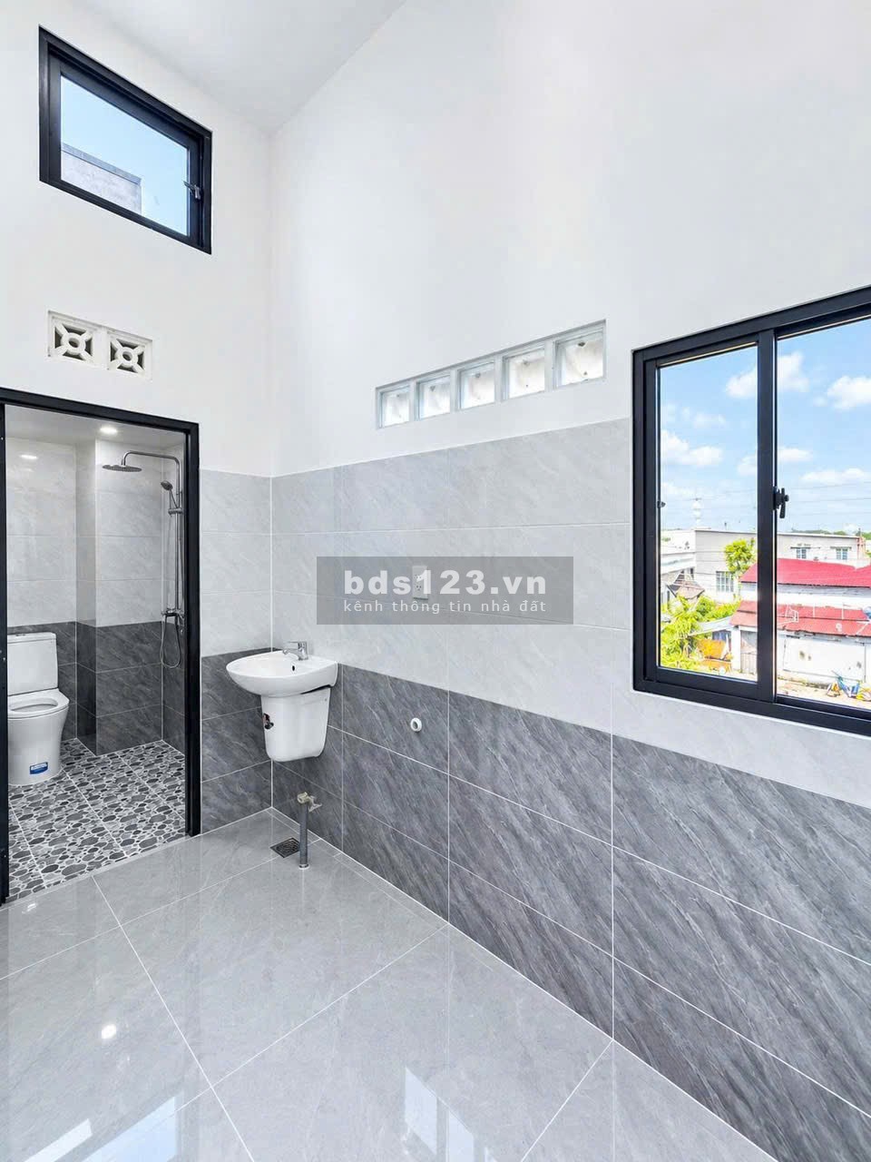 NHÀ ĐẸP 1 LẦU, 3PN, CÓ SÂN Ô TÔ - GẦN CHANGSIN - CHỈ 600TR…